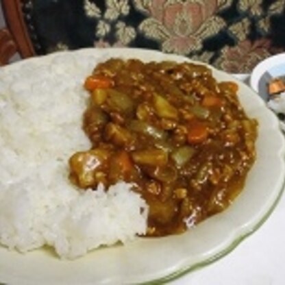 めちゃ　美味しいですね　カレーは毎日でも　OKです　だんだんあたたかい日になりつつあり　今日は　やつと　暖房なしです